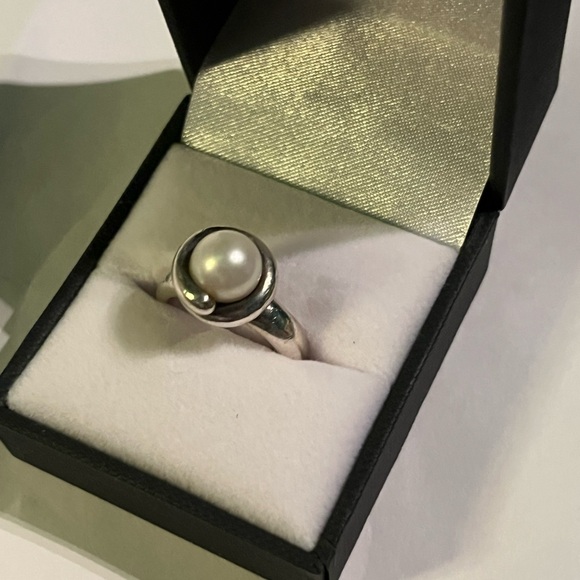 Very unique modernist wrap around design james avery pearl ring - Picture 3 of 8